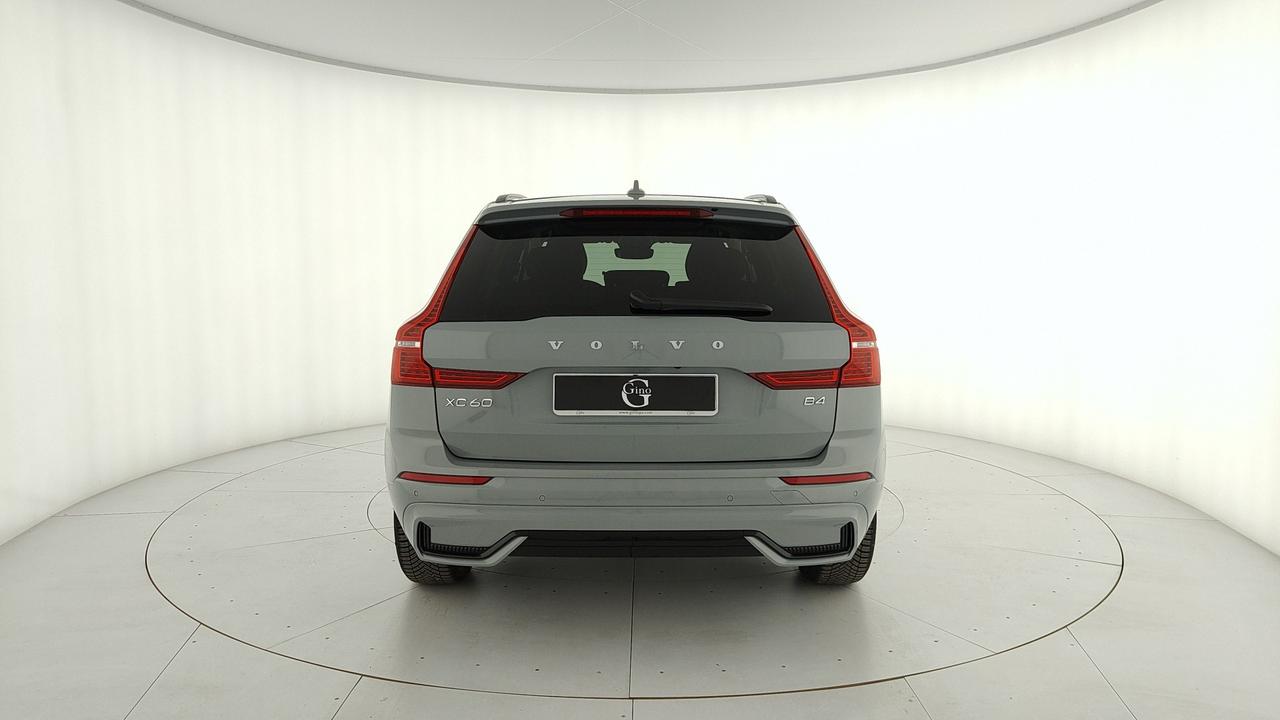 VOLVO XC60 2.0 b4 Plus Dark auto