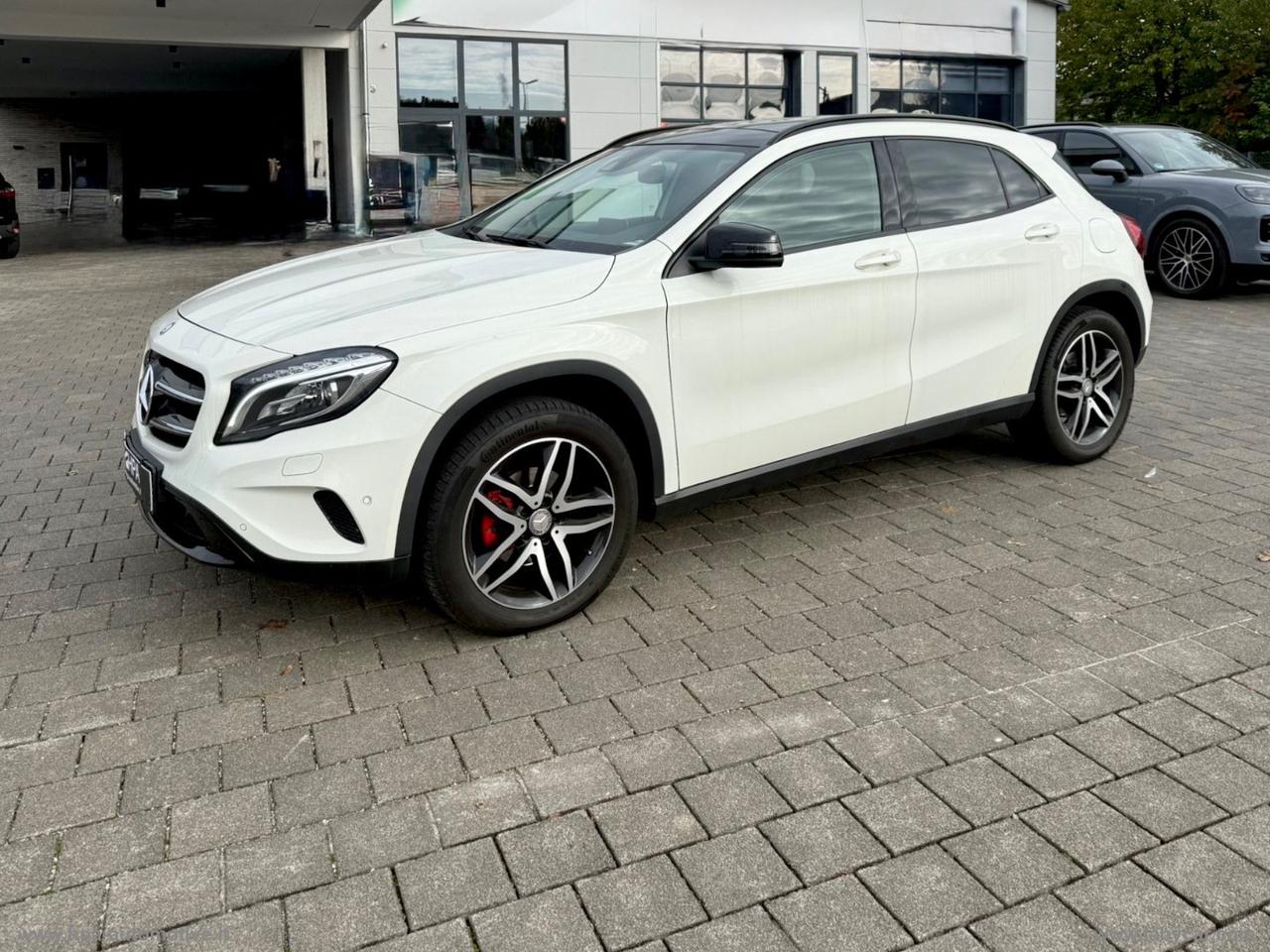 MERCEDES-BENZ GLA 220d Automatic 4Matic Sport TETTO LED PELLE