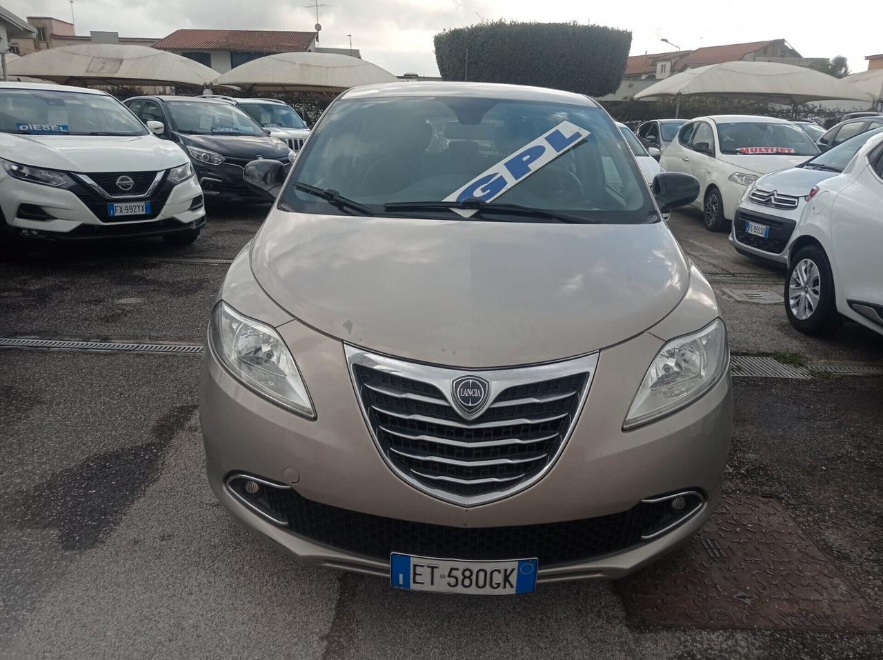 Lancia Ypsilon 1.2 69 CV 5 porte GPL di serie Ecochic Gold