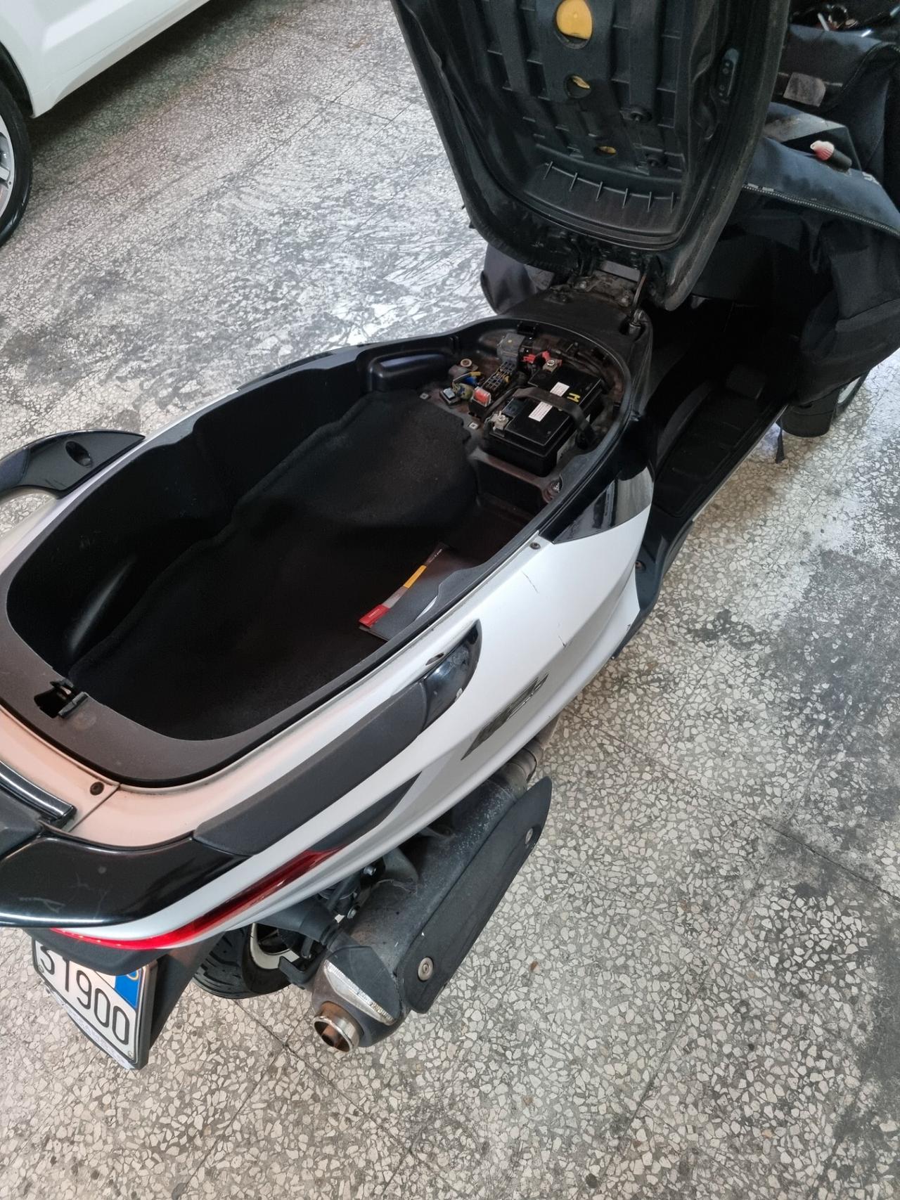 Piaggio MP3 300 LT Sport PATENTE B