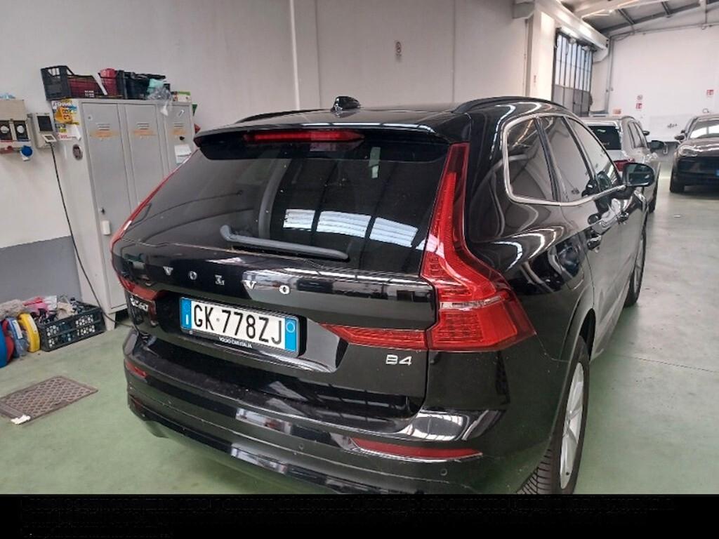 VOLVO XC60 2.0D 197CV B4 (D) AUTOMATIC BUSINESS ESSENTIAL ( FARI LED - COCKPIT - CRUISE - SENSORI POST. - CERCHI 18 )