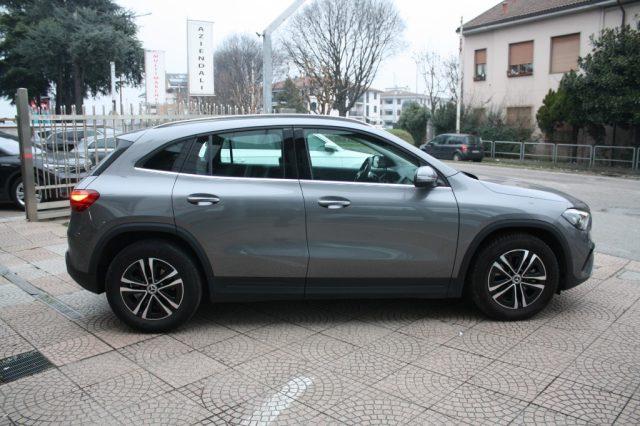 MERCEDES-BENZ GLA 200 d Automatic Business