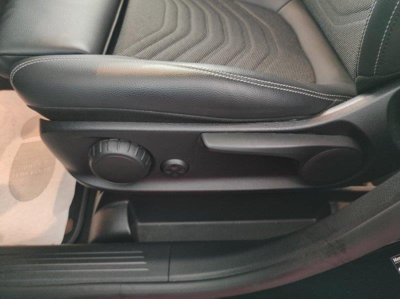Mercedes-Benz GLB (X247) - GLB 200 d Automatic Business Extra