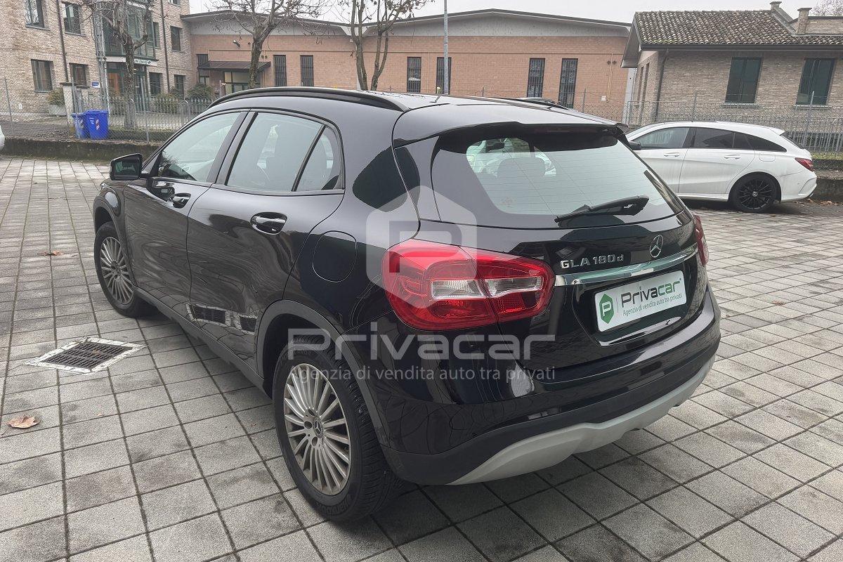 MERCEDES GLA 180 d Executive