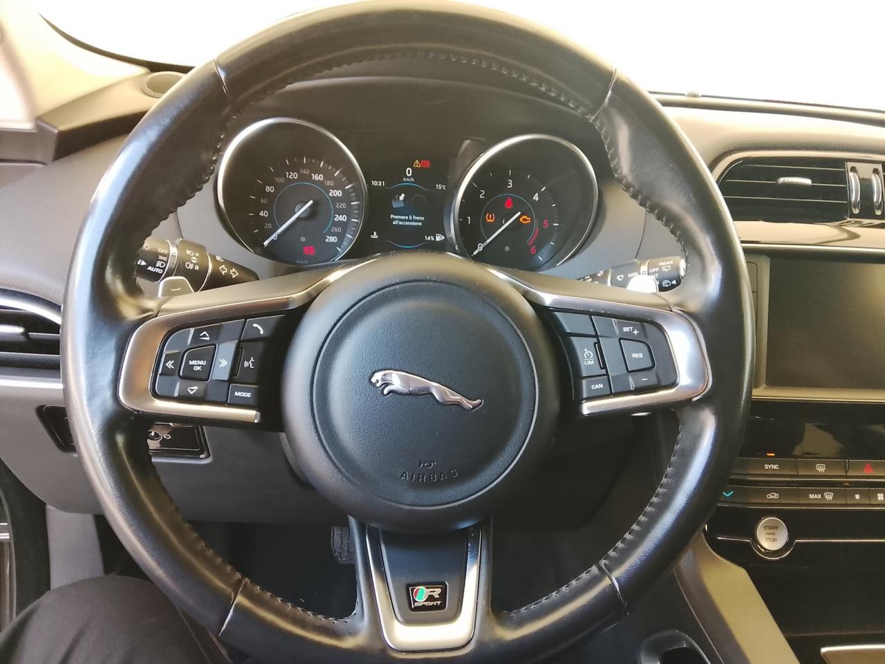 JAGUAR F-Pace 2015 - F-Pace 2.0d i4 Prestige awd 180cv auto my18