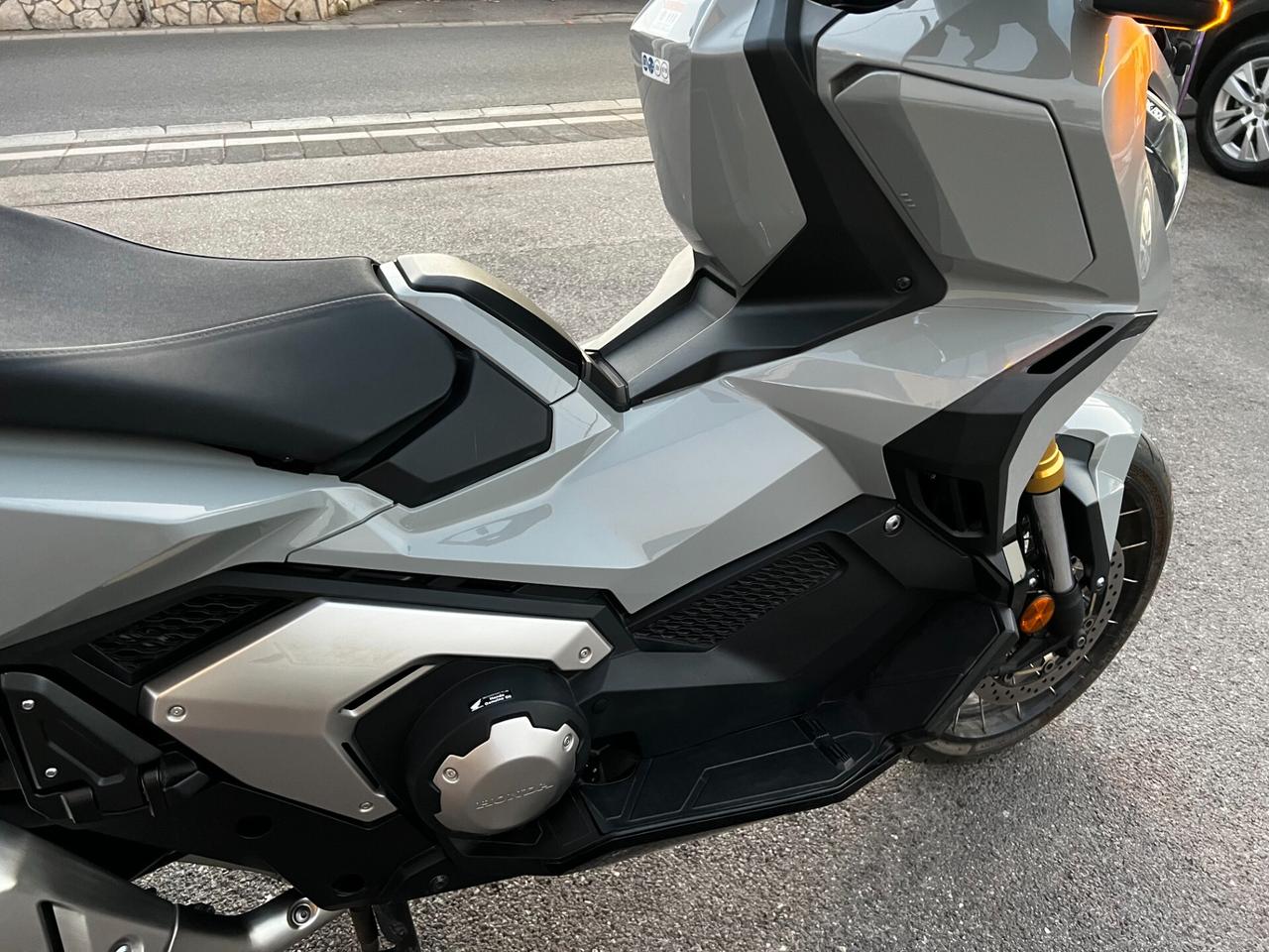 Honda X-ADV 750 Fulled- PARI AL NUOVO