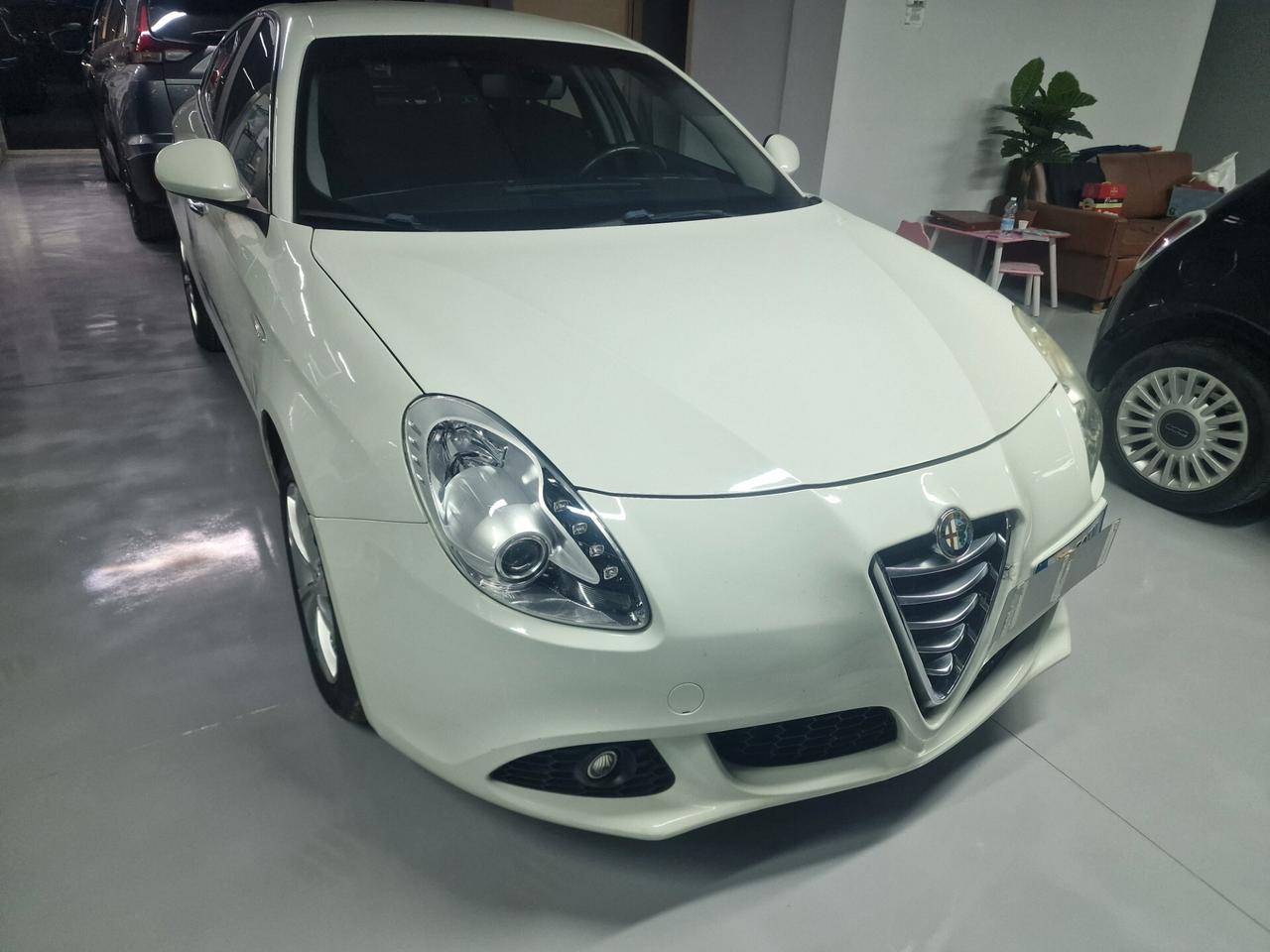 Alfa Romeo Giulietta 1.6 JTDm-2 105 CV Distinctive