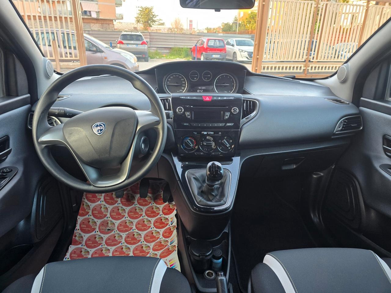 Lancia Ypsilon 0.9 TwinAir 85 CV 5 porte Metano Ecochic Elefantino