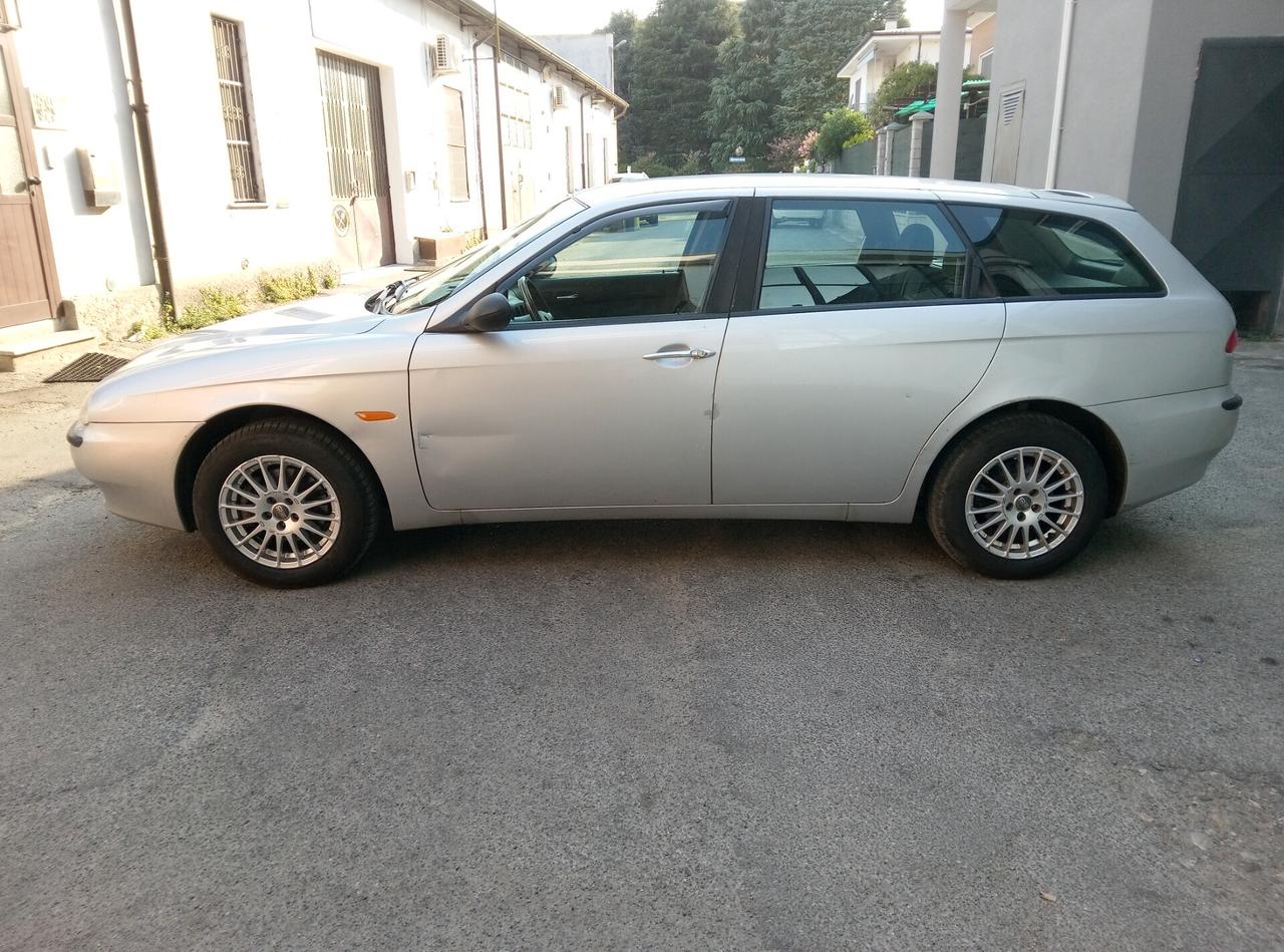 Alfa Romeo 156 1.6i 16V Twin Spark cat Sportwagon Progression