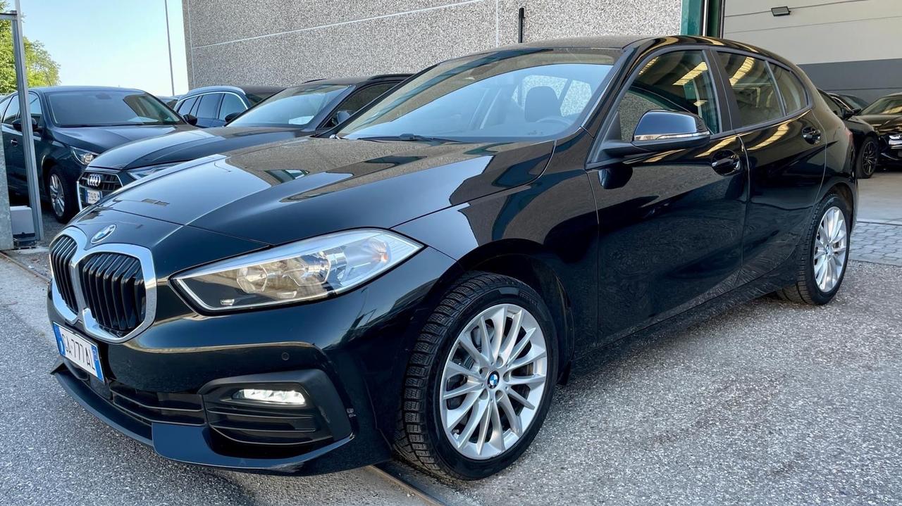 Bmw 116 116d 5p. Advantage LED