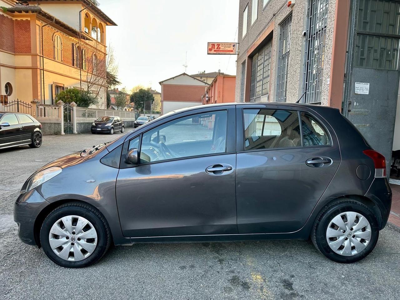 Toyota Yaris 1.3 5 porte Sol