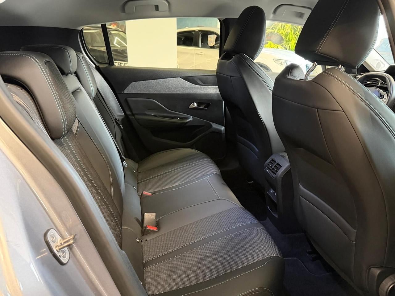 PEUGEOT 308 BERLINA ALLURE 1.5 PELLE NAVI OK NEOPATENTATI ANNO 2022