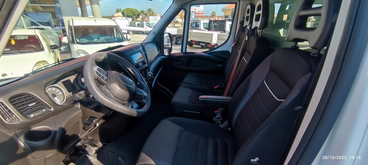 Iveco DAILY con centina e pedana idraulica