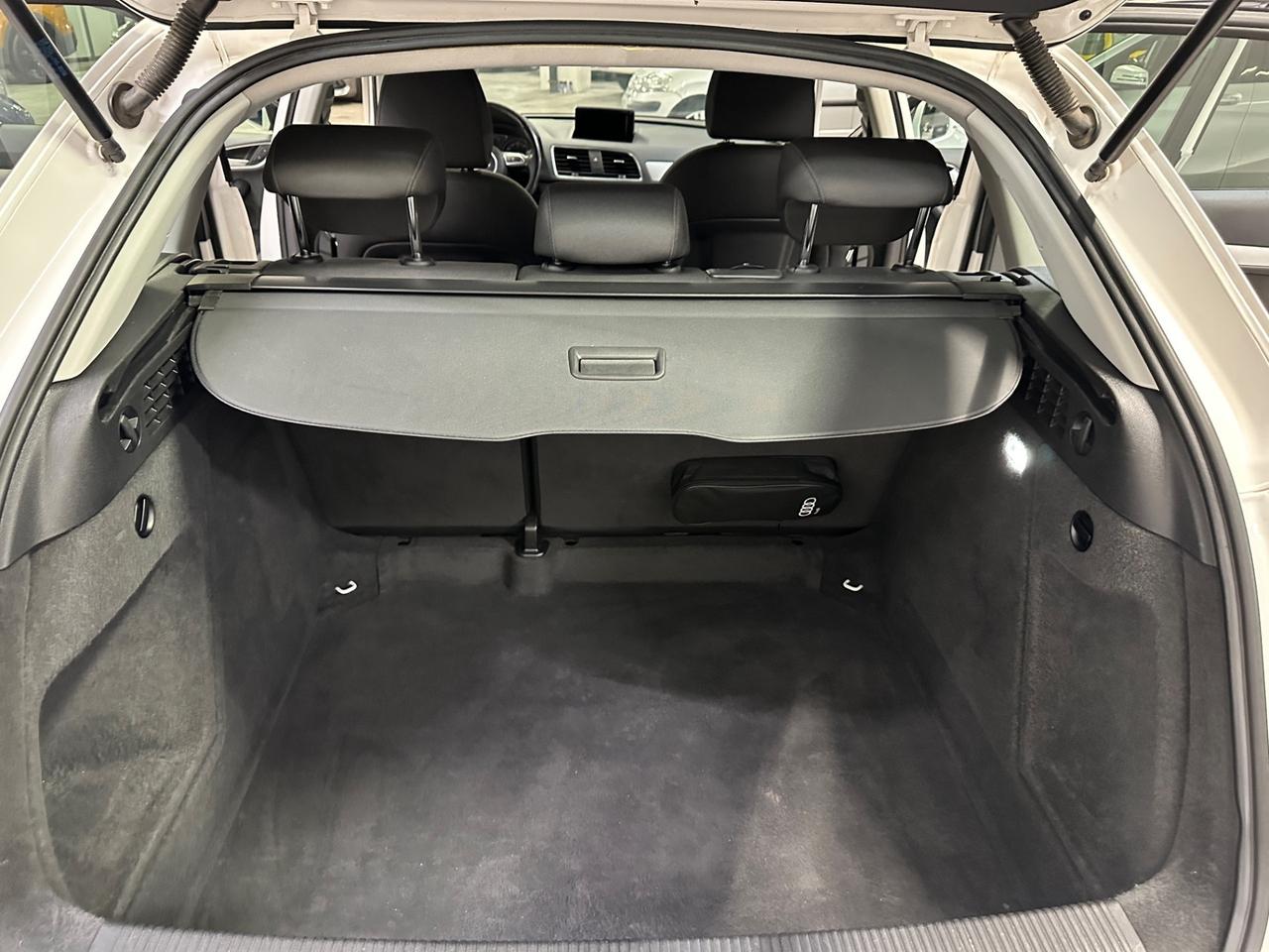 Audi Q3 2.0 TDI 120 CV Business