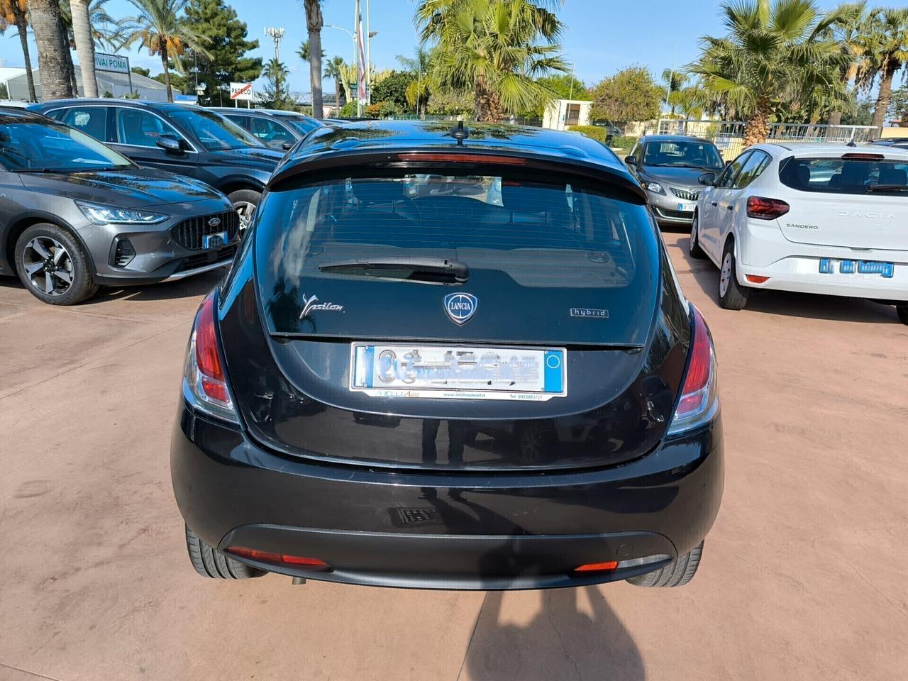 Lancia Ypsilon 1.0 FireFly 5 porte S&S Hybrid Ecochic Silver