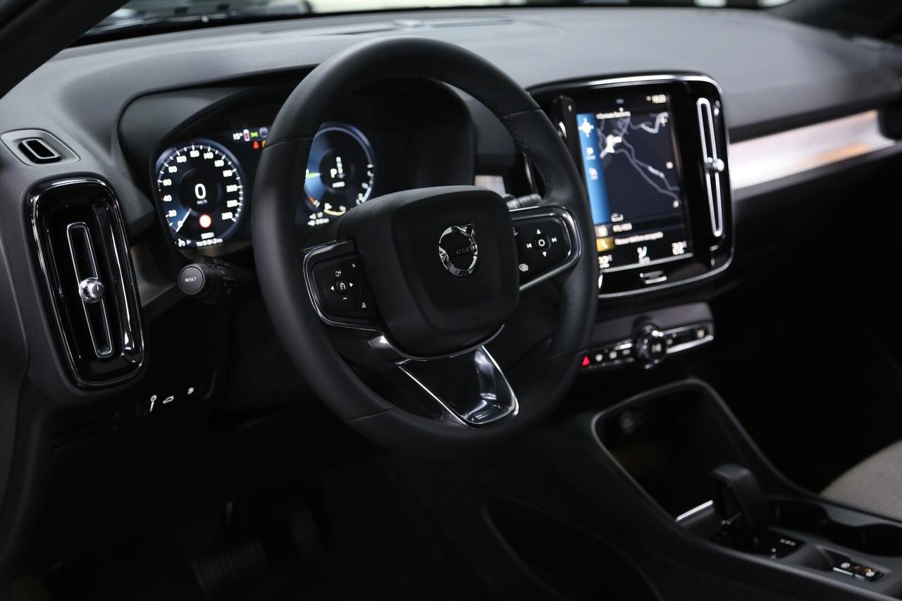 Volvo XC40 T5 Recharge Plug-in Hybrid Core auto
