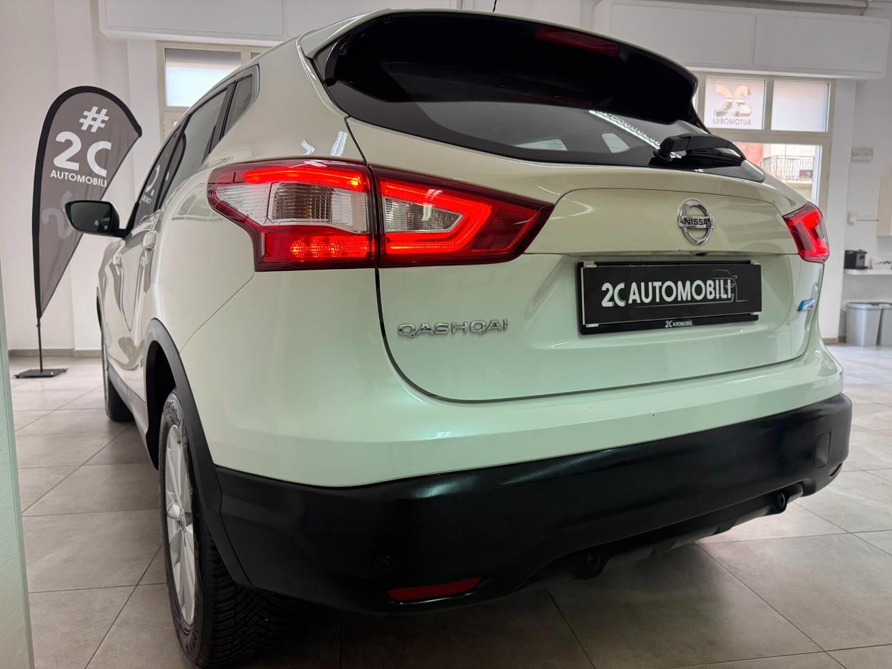 Nissan Qashqai / 1.5 cc 110cv / Diesel / Retrocamera /