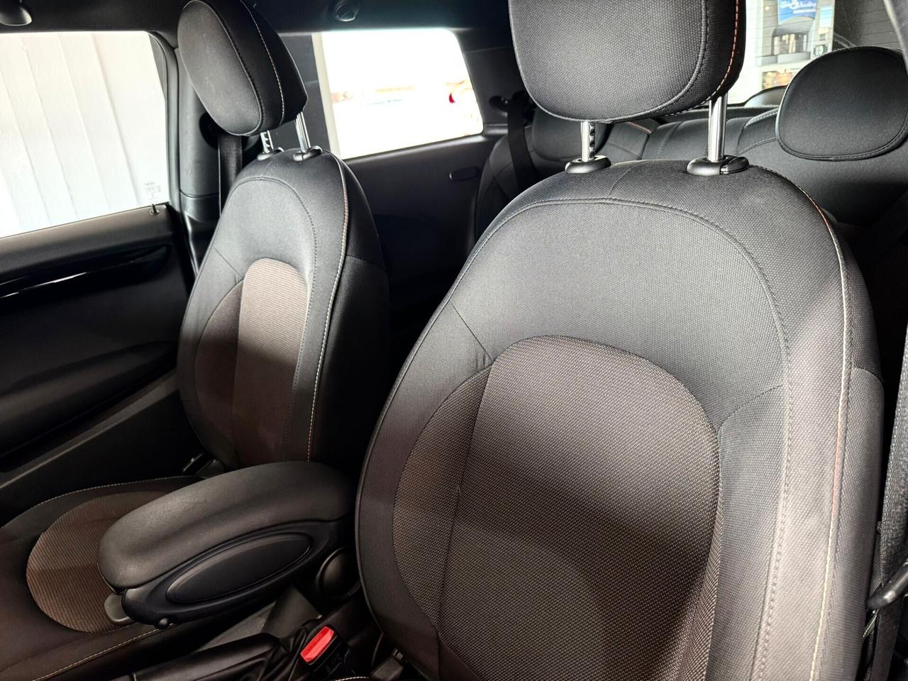 Mini 1.5 Cooper Camden Black Edition