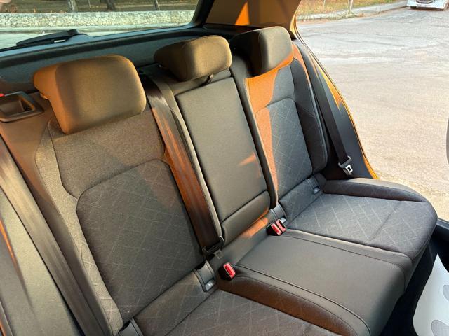 VOLKSWAGEN Golf 2.0 TDI DSG SCR Life TETTO-LUCI AMBIENTE