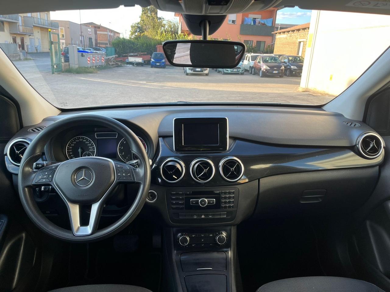 Mercedes-benz B 200 NGD. Benzina/metano