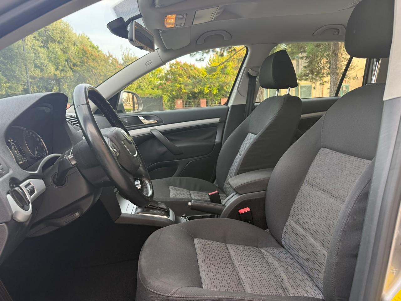Skoda Octavia 1.6 TDI CR F.AP. DSG Wagon Elegance