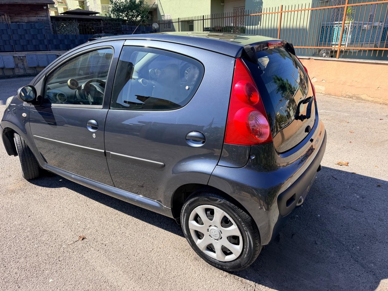 Peugeot 107 1.0 68CV 5p. Plaisir 2Tronic