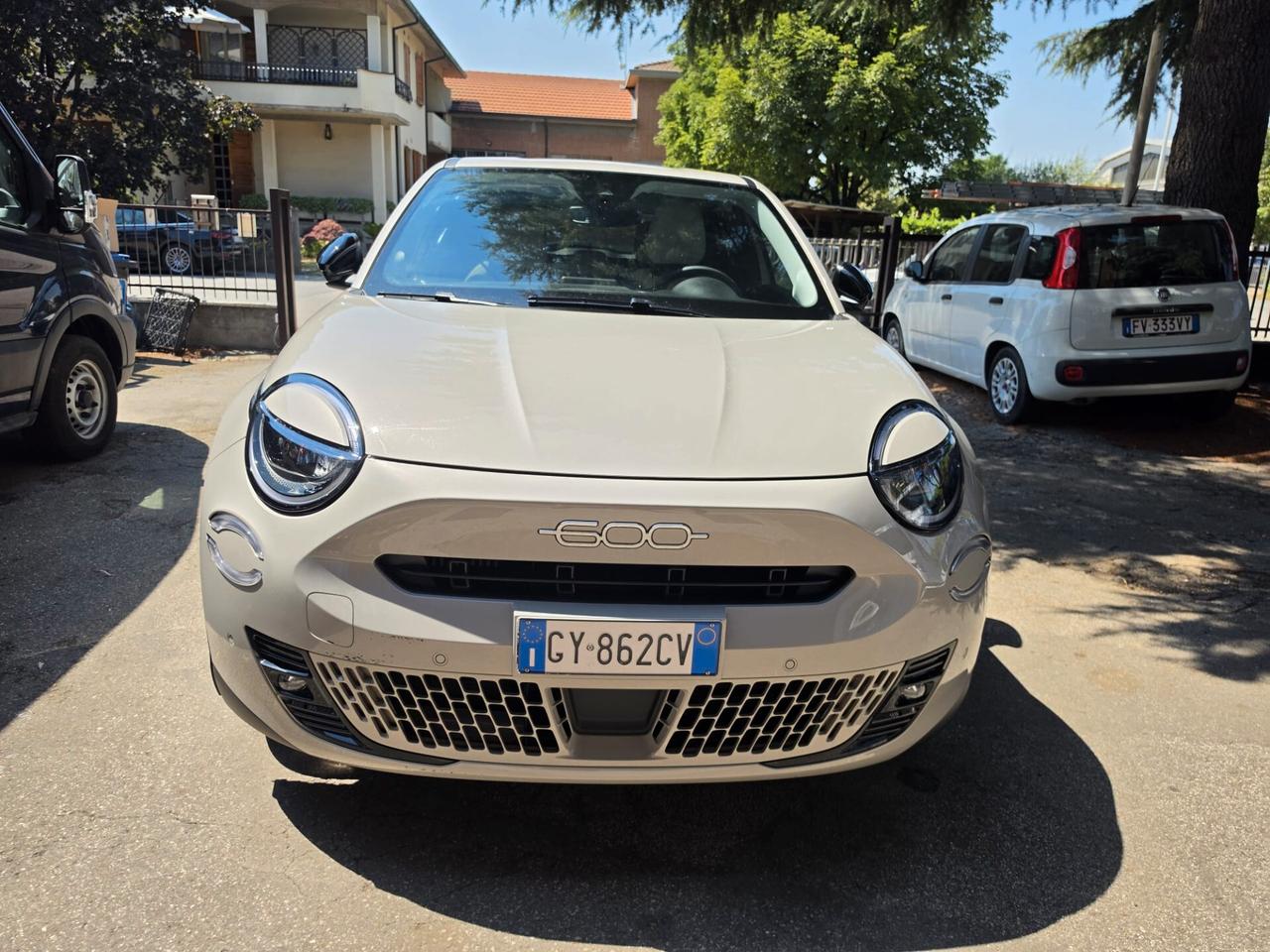 Fiat 600 Hybrid 110 CV DCT MHEV La Prima rate da 99,00