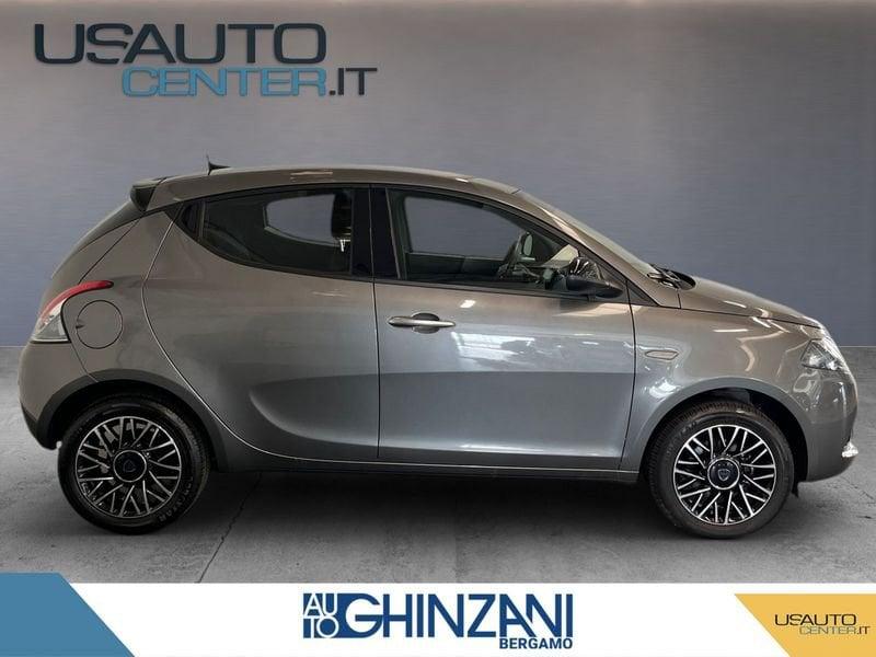 Lancia Ypsilon 1.0 FireFly 5 porte S&S Hybrid Platino - Km0