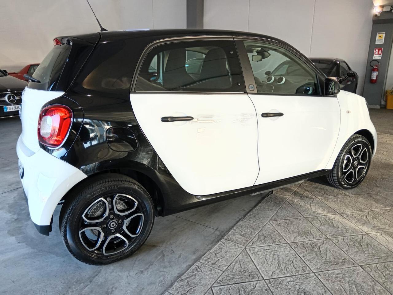 SMART Forfour II Hatchback 453 1.0 82cv (60kW) FULL ELECTRIC