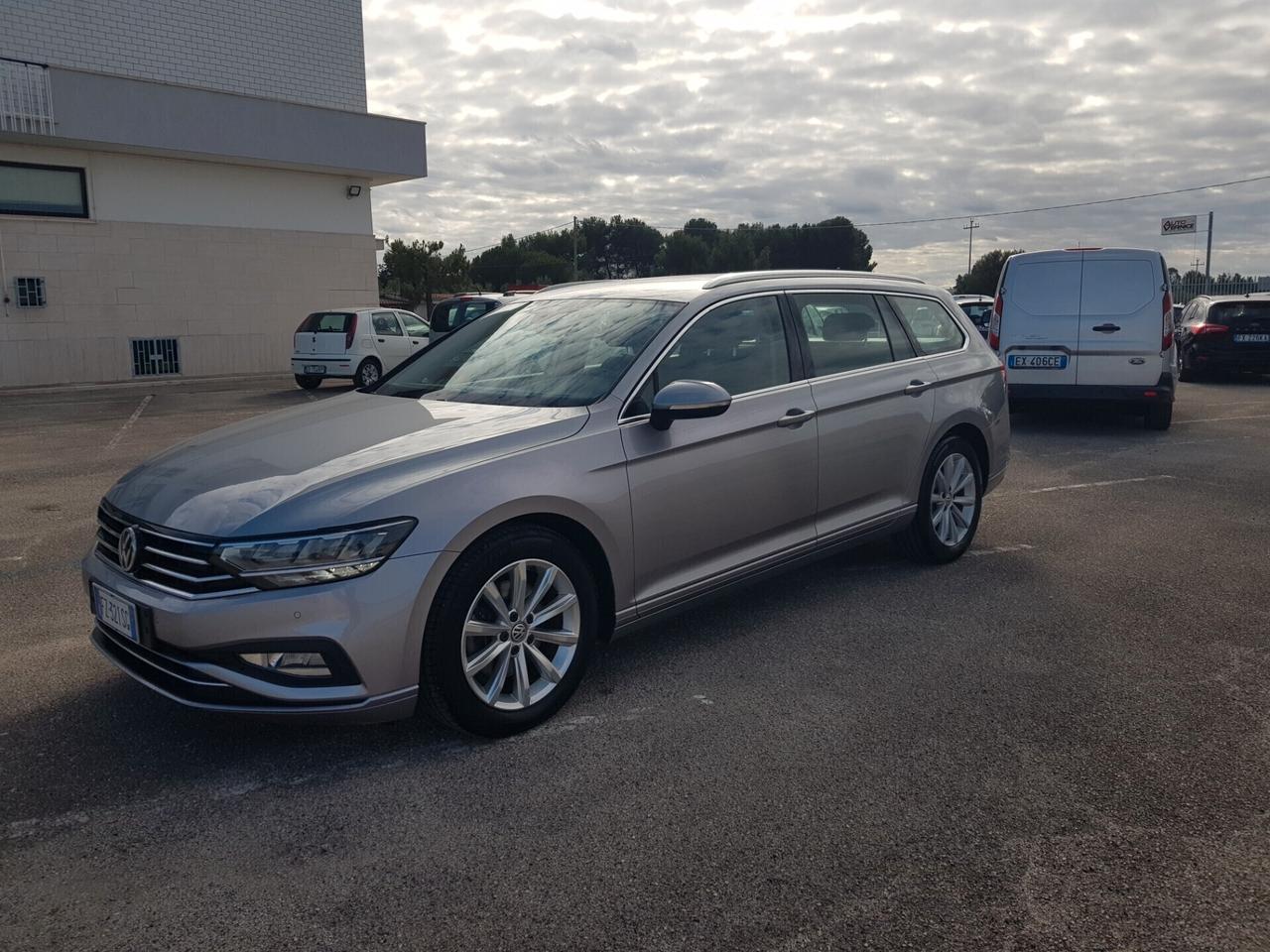 Volkswagen Passat 1.6 TDI SCR DSG Business BMT