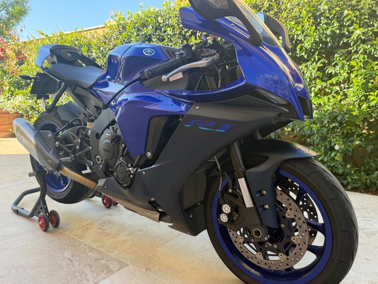Yamaha YZF R1 Full