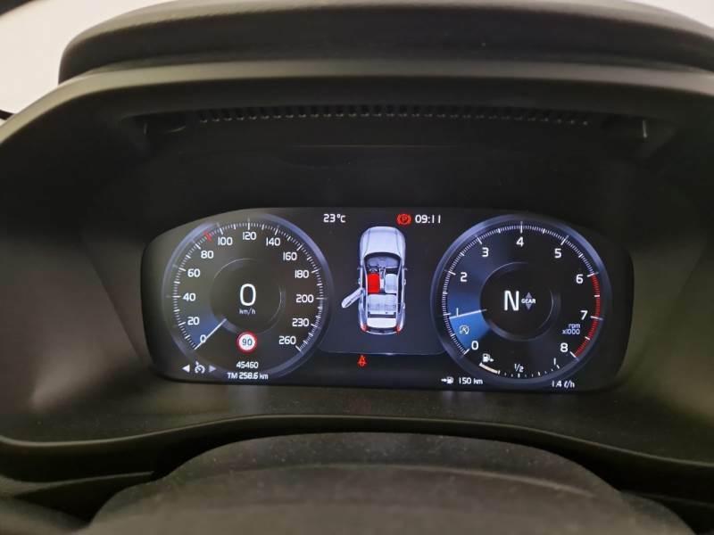 VOLVO XC40 T2 Momentum Core