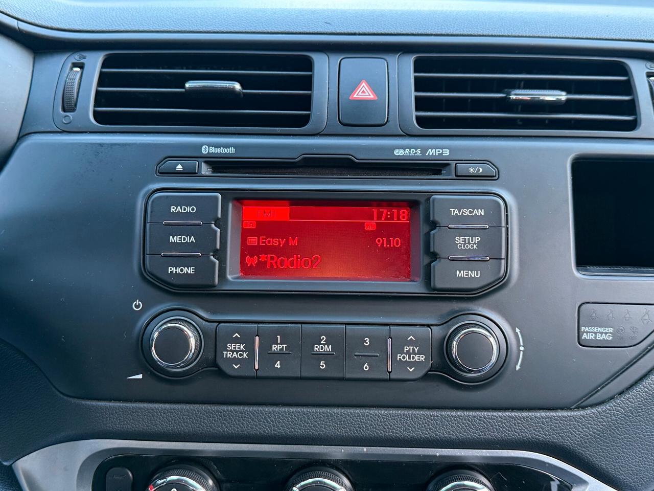 Kia Rio 1.1 CRDi 75CV 5P. Cool - 2014