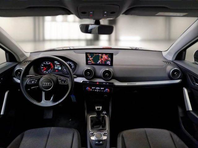 AUDI Q2 35 TFSI Business