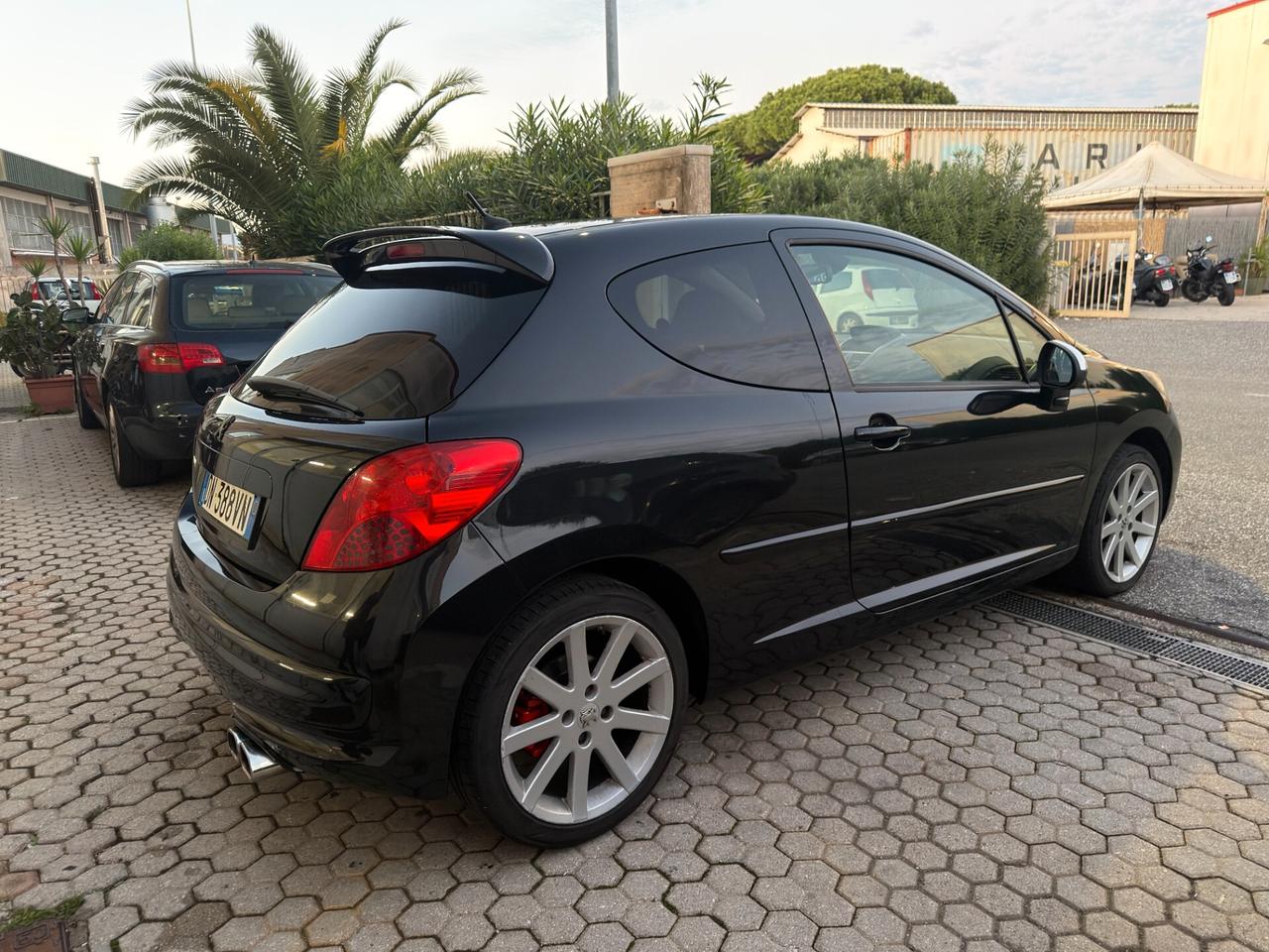 Peugeot 207 1.6 THP 175CV 3p GTi