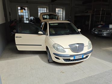 Lancia Ypsilon 1.2 16V Argento