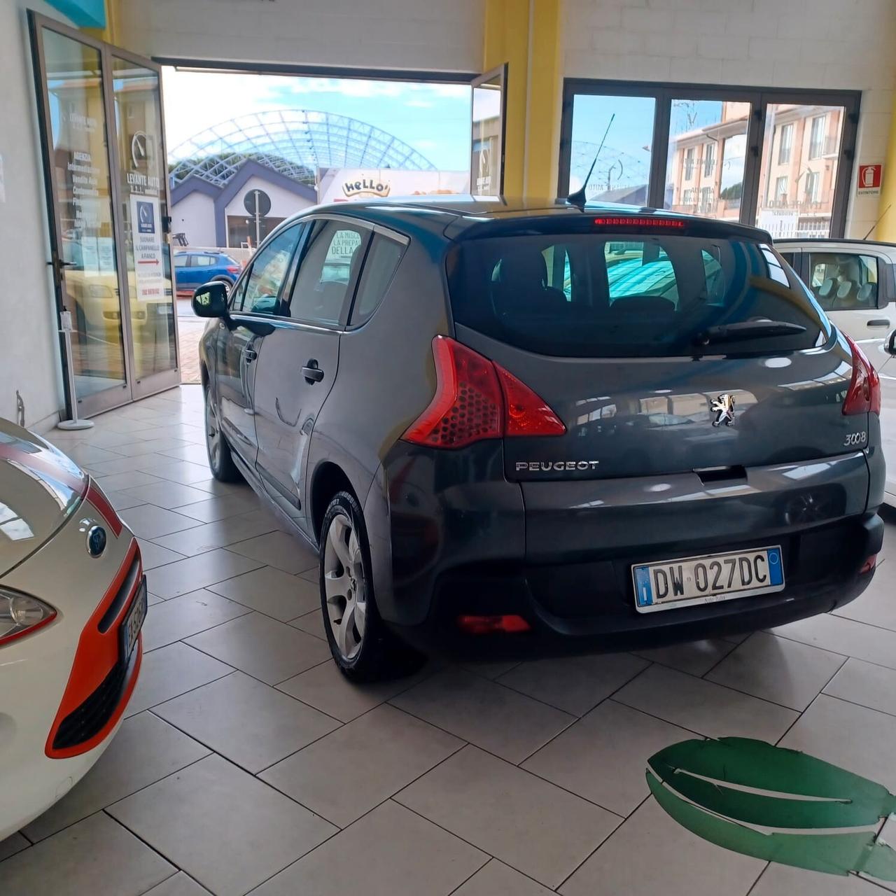 SPAZIOSA IDEALE PER FAMIGLIE 3008 1.6 HDI