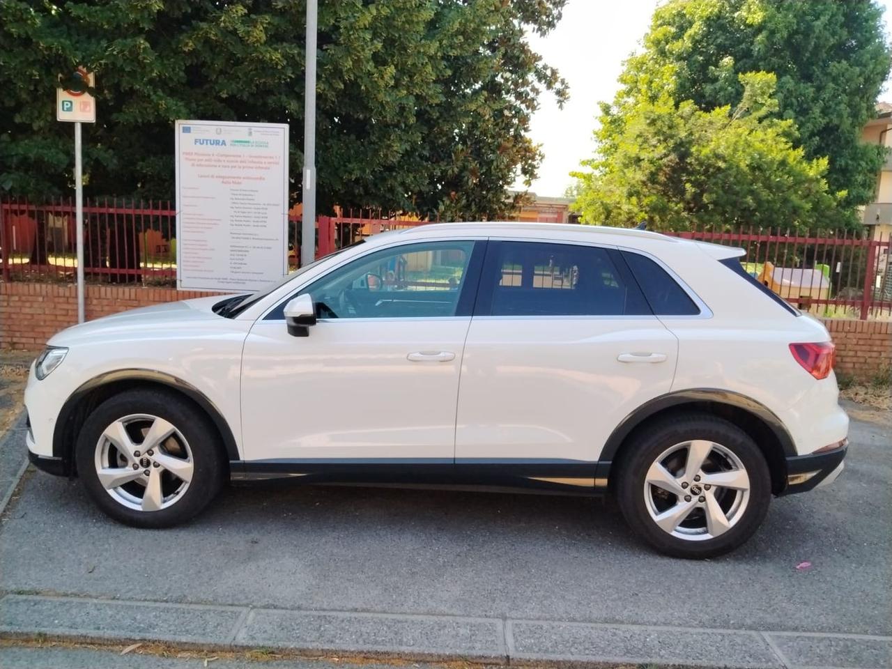 Audi Q3 S Line 2.0 35 TDI #5885