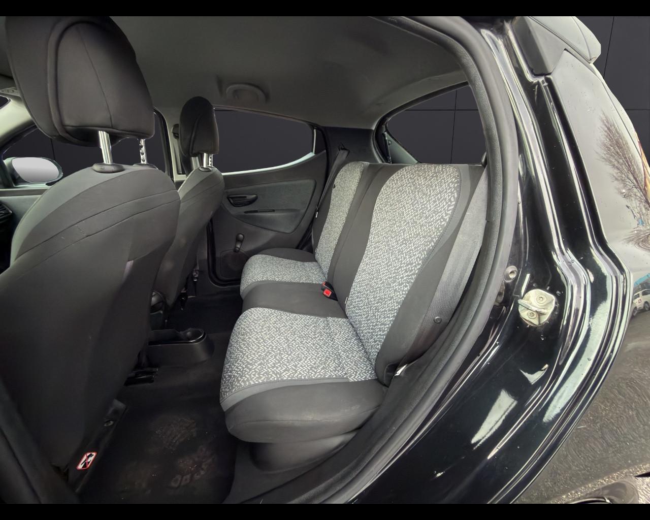 LANCIA Ypsilon 1.0 FireFly 5 porte S&S Hybrid Silver