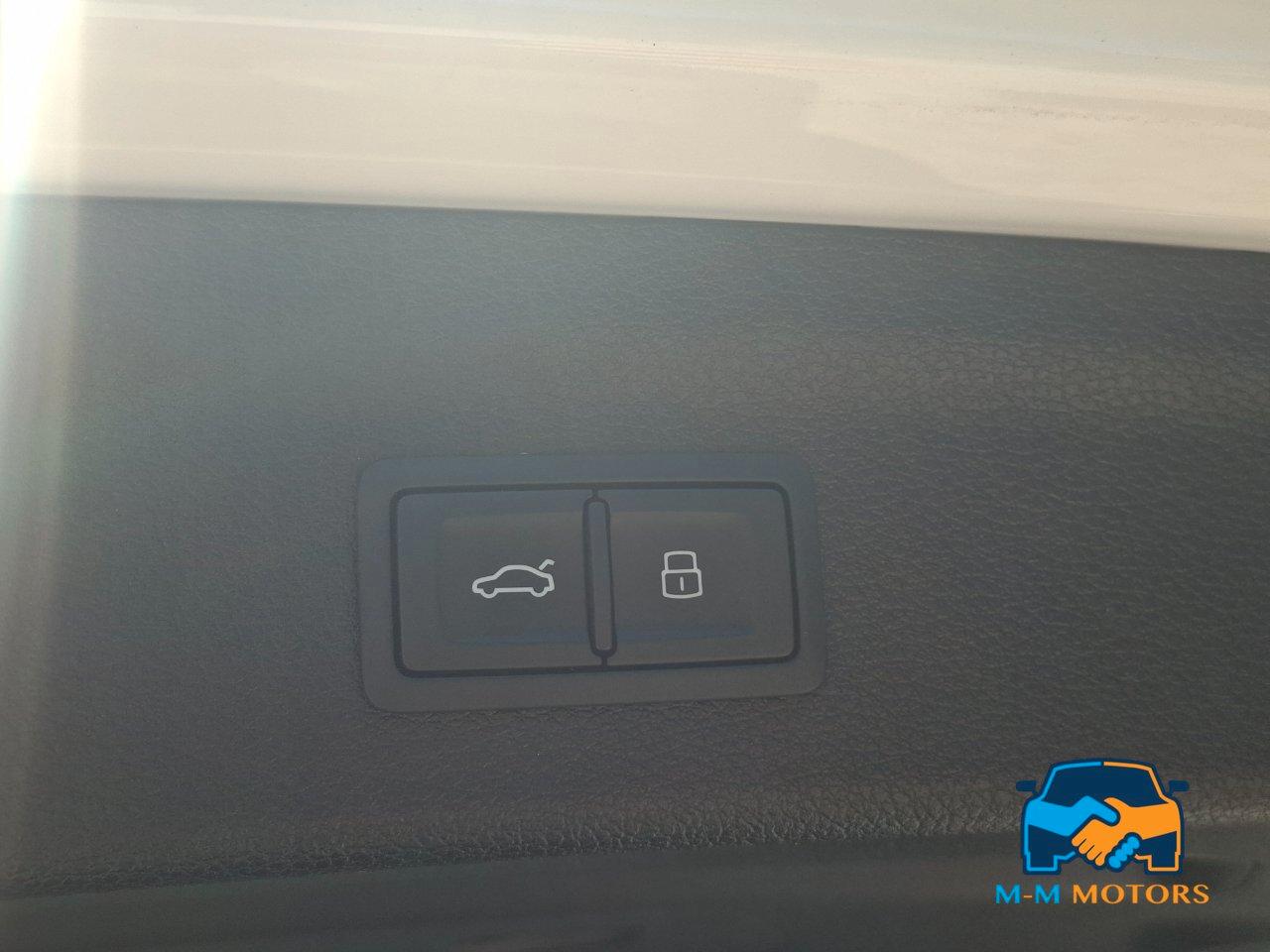 Audi Q3 40 2.0 tfsi Identity Black quattro s-line