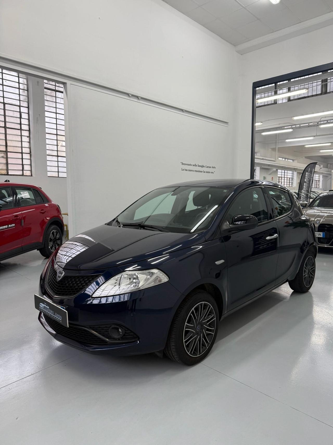 Lancia Ypsilon 1.0 FireFly 5 porte S&S Hybrid Ecochic Gold