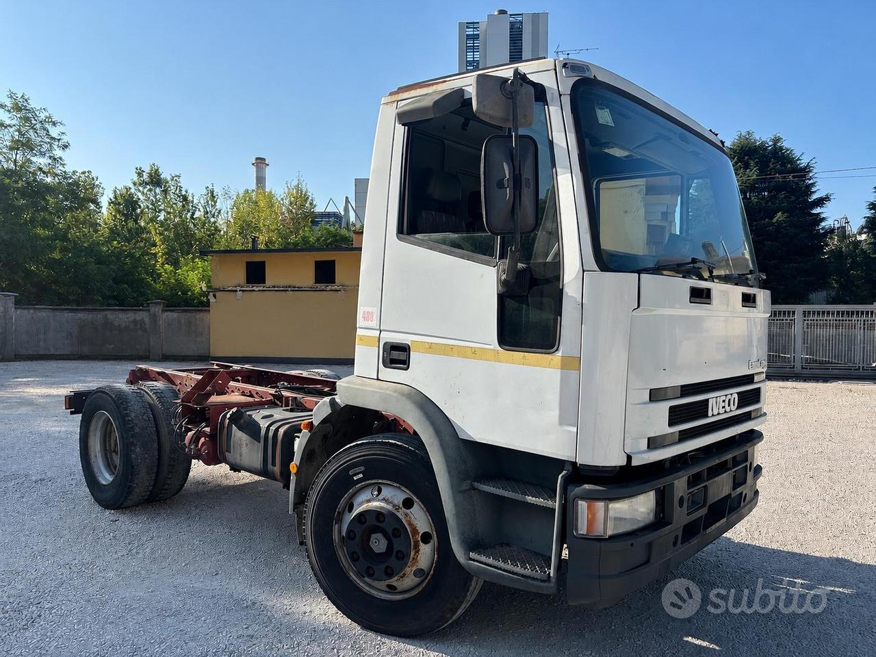 IVECO 120E18 - Autocarro a telaio