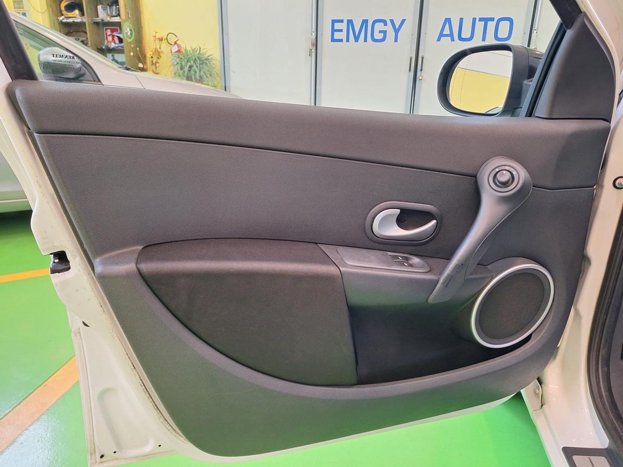 Renault Clio 1.2 16V 5 porte Dynamique