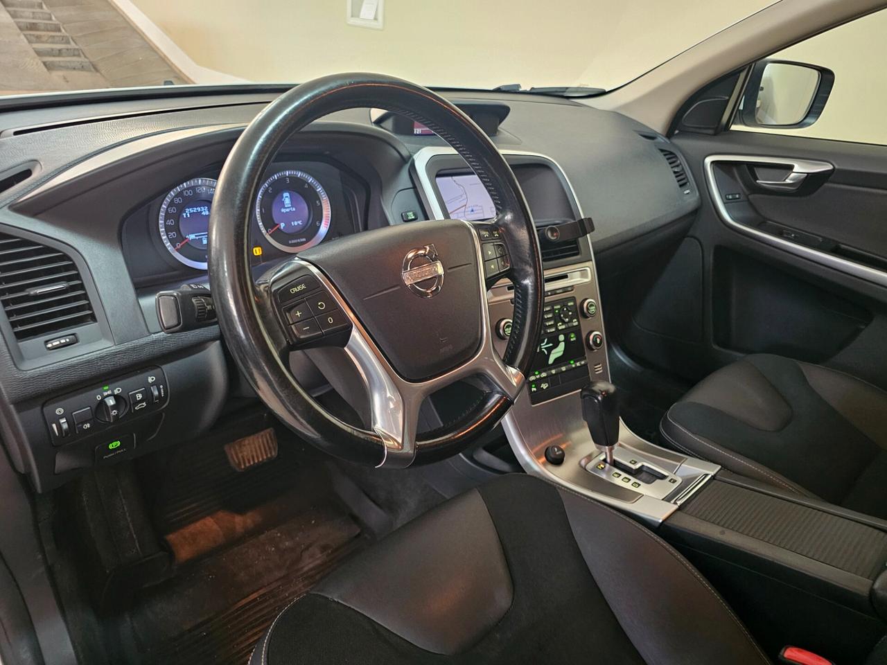 Volvo XC 60 XC60 D3 AWD Geartronic R-design