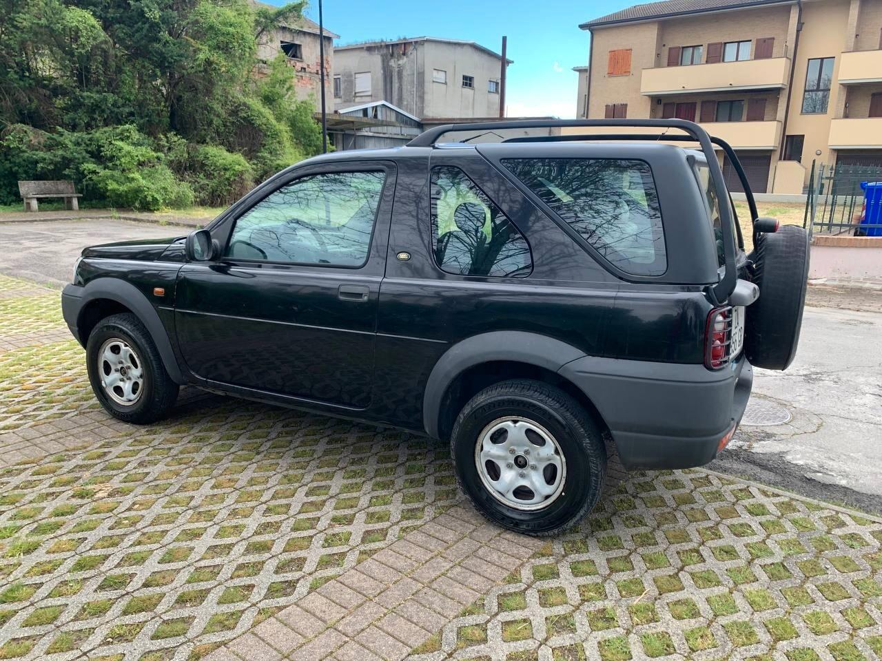 Land Rover Freelander 2.0 TD 3p. Hardback