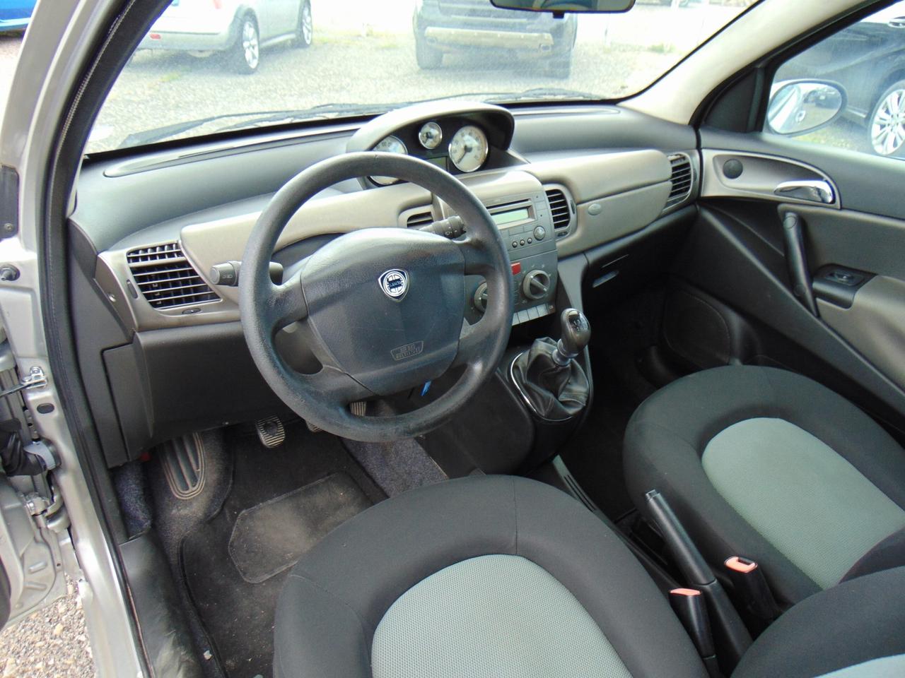lancia y 1.2 benzina