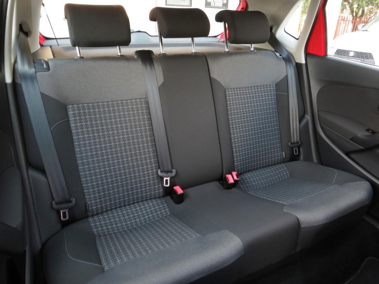Volkswagen Polo 5p 1.0 Comfortline 75cv. sensori ant/post-bluetooth