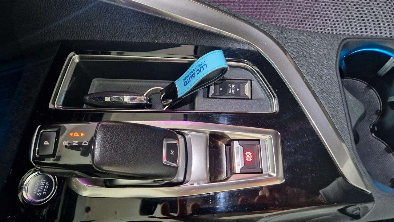 Peugeot 3008 BlueHDi 130 S&S EAT8 Active Pack