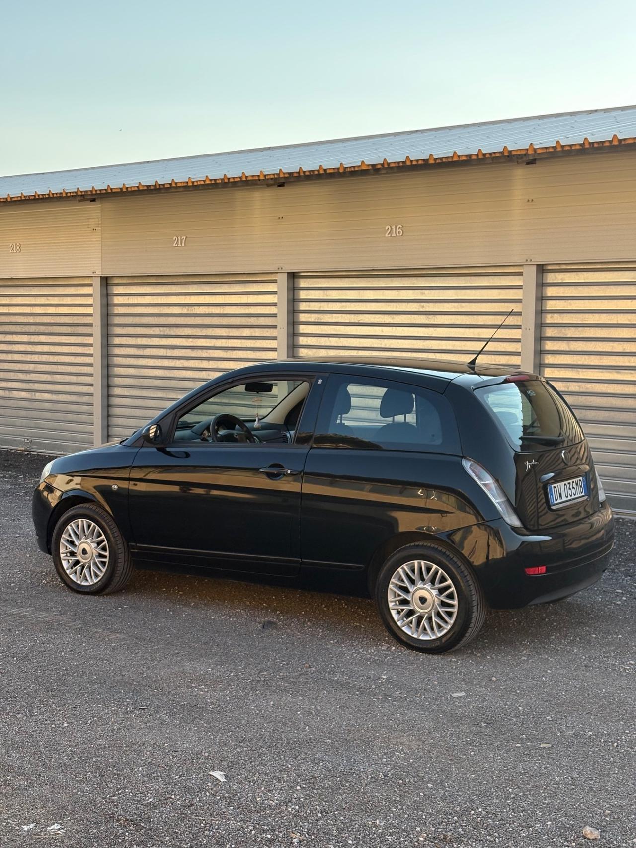 Lancia Ypsilon 1.4 Argento Ecochic GPL
