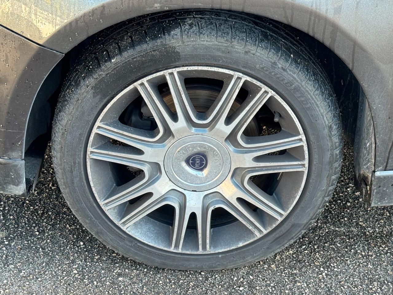 LANCIA DELTA 1.6 MJ 120 CV. GOLD NAVI+CERCHI